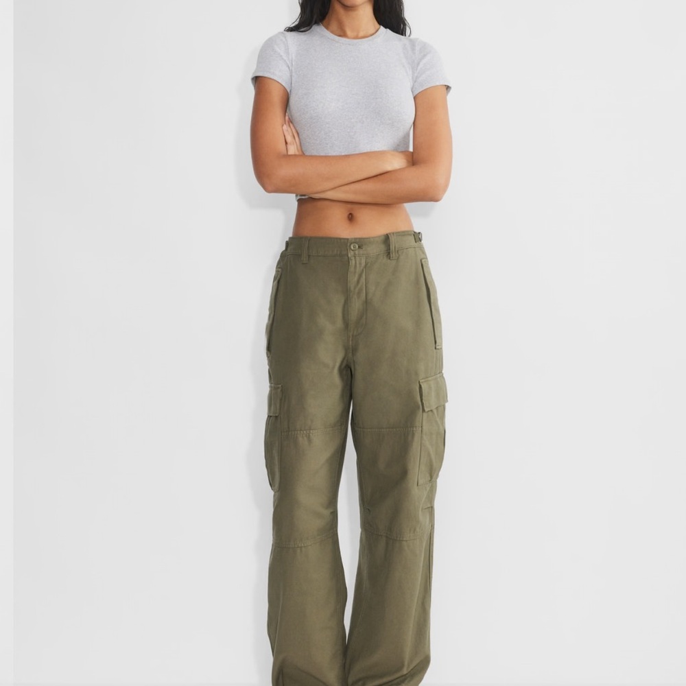 Aritzia olive green cargo Trousers - NWT